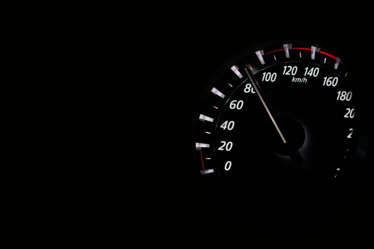 speedo showing 80kph